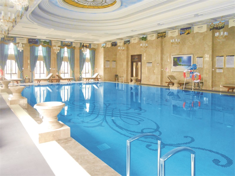 告別高成本家用游泳池維護，普派克熱泵除濕機，節(jié)能又舒適!