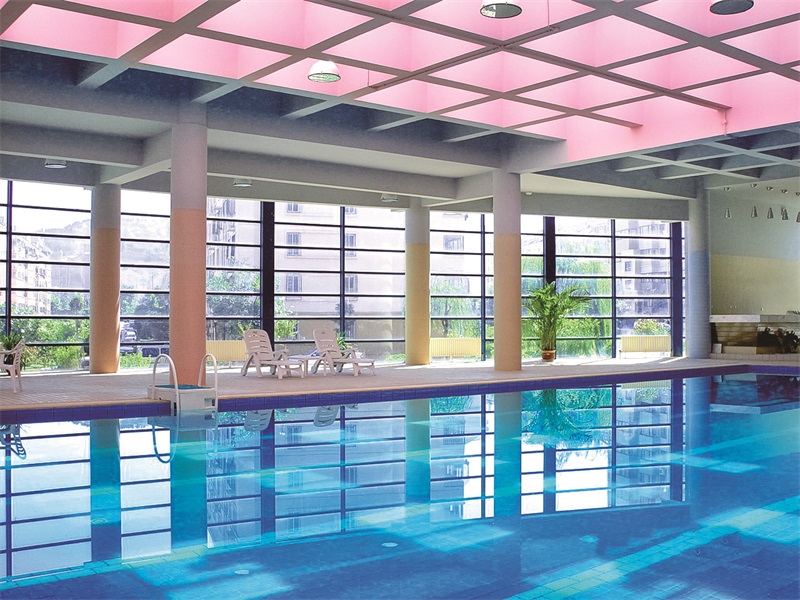 告別室內游泳池悶濕異味！三集一體熱泵如何打造理想室內泳池？