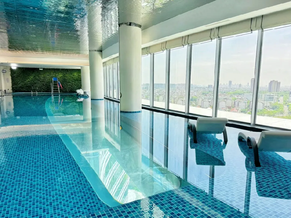 室內(nèi)游泳池的水質(zhì)與溫度雙保障，三集一體熱泵全解析！